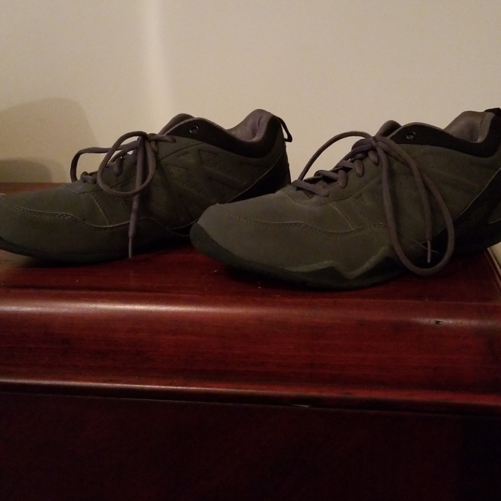 AND1 men's 11 gray shoes